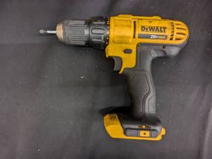 lot 50 image: ms 3 - DeWalt 20V MAX Cordless Tool Set with Batteries and Charger