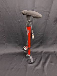 lot 150 image: la 4 - Schwinn Floor Pump with Gauge