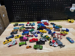 lot 17 image: Vintage Toys