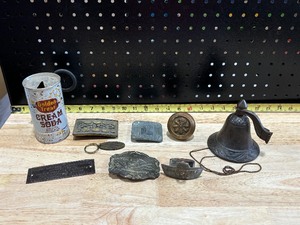 lot 23 image: Collectible Items