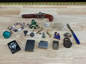 lot 24 image: Collectible Items