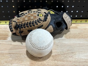 lot 41 image: Wilson Baseball Glove