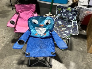 lot 60 image: Childrens Outdoor Chairs