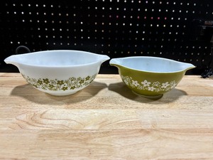 lot 61 image: Vintage Pyrex