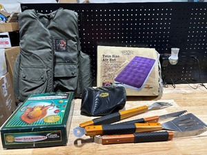lot 62 image: Misc. Outdoor Items