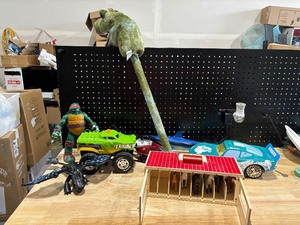 lot 51 image: Childrens Toys