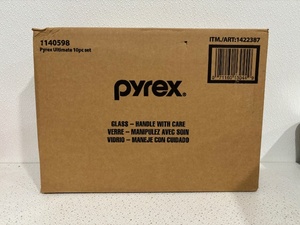 Pyrex Cookware Set with Lids