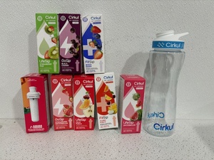 Cirkul Water Bottle and Flavored Cartridge Kit