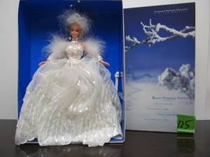 Mint in Box Enchanted Seasons Collection Limited Edition SNOW PRINCESS Barbie