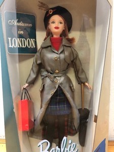 Mint in Box 1999 Autumn Collection City Seasons Collector Edition AUTUMN IN LONDON Barbie