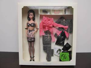 Mint in Box Fashion Model Collection Barbie Doll &amp Accessories