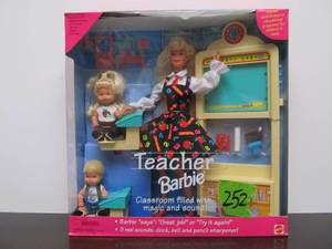 Mint in Box Battery-Operated TEACHER Barbie Doll &amp Classroom Accessories Set