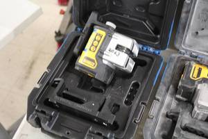 lot 64 image: DeWalt 6V 3 Beam Line Laser DW089 with Case, Attachment