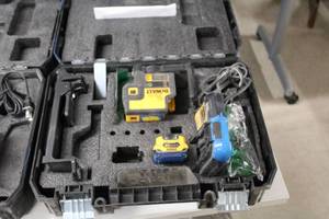 lot 60 image: DeWalt 12V Laser TN225DLB with Battery, Charger, Case