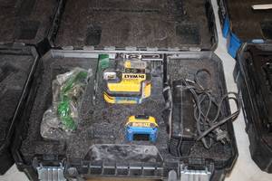 lot 39 image: DeWalt 12V Max Lithium Ion XR 2Ah Laser TN222DLB with Battery, Charger, Case, Accessories