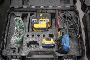 lot 41 image: DeWalt 12V Max Lithium Ion XR 2Ah Laser TN222DLB with Battery, Charger, Case, Accessories