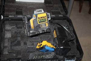 lot 29 image: DeWalt 12V 360 Degree Green Beam Cross Line Laser TN360DB with Battery, Charger, Case, Accessories