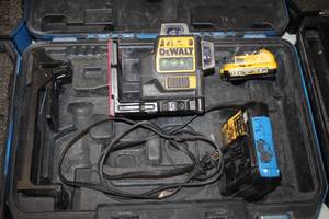 lot 31 image: DeWalt 12V 360 Degree Green Beam Cross Line Laser TN360DB with Battery, Charger, Case, Accessories