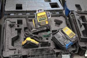 lot 35 image: DeWalt 12V 360 Degree Green Beam Cross Line Laser TN360DB with Battery, Charger, Case, Accessories