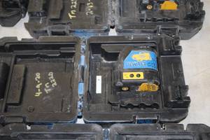 lot 149 image: DeWalt 4.5V Laser Chalk Line Generator DW088CG with Case