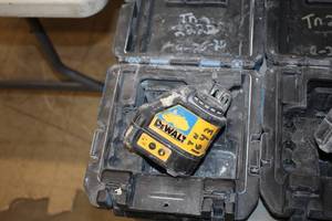 lot 77 image: DeWalt 4.5V Laser Chalk Line Generator DW088CG with Case