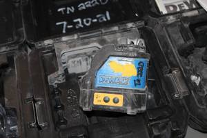 lot 81 image: DeWalt 4.5V Laser Chalk Line Generator DW088CG with Case