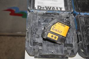 lot 85 image: DeWalt 4.5V Laser Chalk Line Generator DW088CG with Case