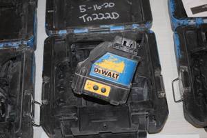 lot 87 image: DeWalt 4.5V Laser Chalk Line Generator DW088CG with Case