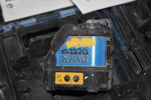 lot 108 image: DeWalt 4.5V Laser Chalk Line Generator DW088CG with Case