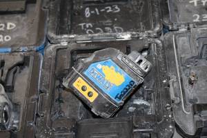 lot 115 image: DeWalt 4.5V Laser Chalk Line Generator DW088CG with Case