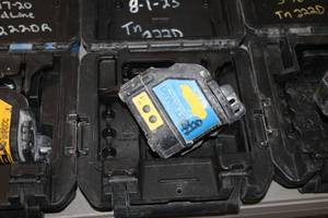 lot 127 image: DeWalt 4.5V Laser Chalk Line Generator DW088CG with Case