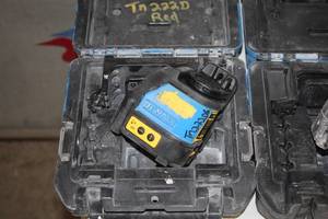 lot 129 image: DeWalt 4.5V Self-Leveling Line Laser Chalk Line Generator DW088 with Case
