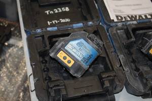 lot 138 image: DeWalt 4.5V Laser Chalk Line Generator DW088CG with Case