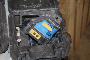 lot 144 image: DeWalt 4.5V Laser Chalk Line Generator DW088CG with Case