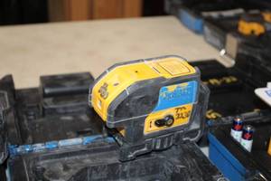 lot 165 image: DeWalt 6V 3 Beam Laser Pointer DW083