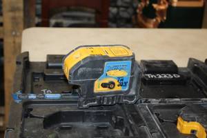 lot 168 image: DeWalt 6V 3 Beam Laser Pointer DW083CG