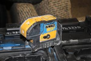 lot 170 image: DeWalt 6V 3 Beam Laser Pointer DW083CG