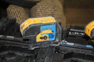 lot 171 image: DeWalt 6V 3 Beam Laser Pointer DW083CG
