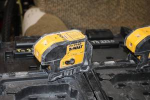 lot 185 image: DeWalt 6V 3 Beam Laser Pointer DW083CG