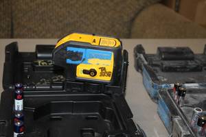 lot 193 image: DeWalt 6V 3 Beam Laser Pointer DW083CG