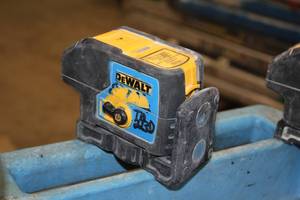 lot 199 image: DeWalt 6V 3 Beam Laser Pointer DW083CG