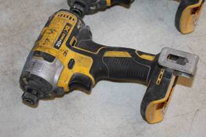 lot 220 image: DeWalt 14 (6mm) 20V 5Ah Impact Driver DCF887