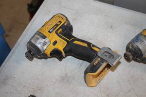 lot 221 image: DeWalt 14 (6mm) 20V 5Ah Impact Driver DCF887