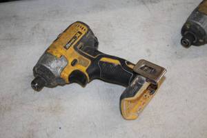 lot 231 image: DeWalt 14 (6mm) 20V Impact Driver DCF886