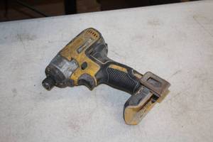 lot 234 image: DeWalt 14 (6mm) 20V Impact Driver DCF886