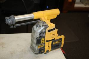 lot 238 image: DeWalt 20V Dust Extraction System DWH303DH