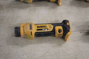 lot 245 image: DeWalt 20V Cut-Out Tool DCS551