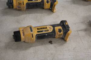 lot 248 image: DeWalt 20V Cut-Out Tool DCS551
