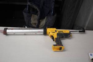 lot 268 image: DeWalt 20V Adhesive Gun DCE580