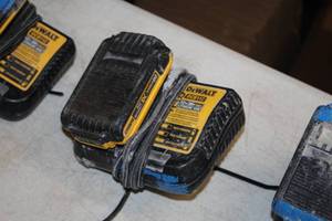 lot 284 image: DeWalt 12V Max  20V Max Lithium Ion Charger DCB112 with DeWalt 20V Max XR Lithium Ion Battery